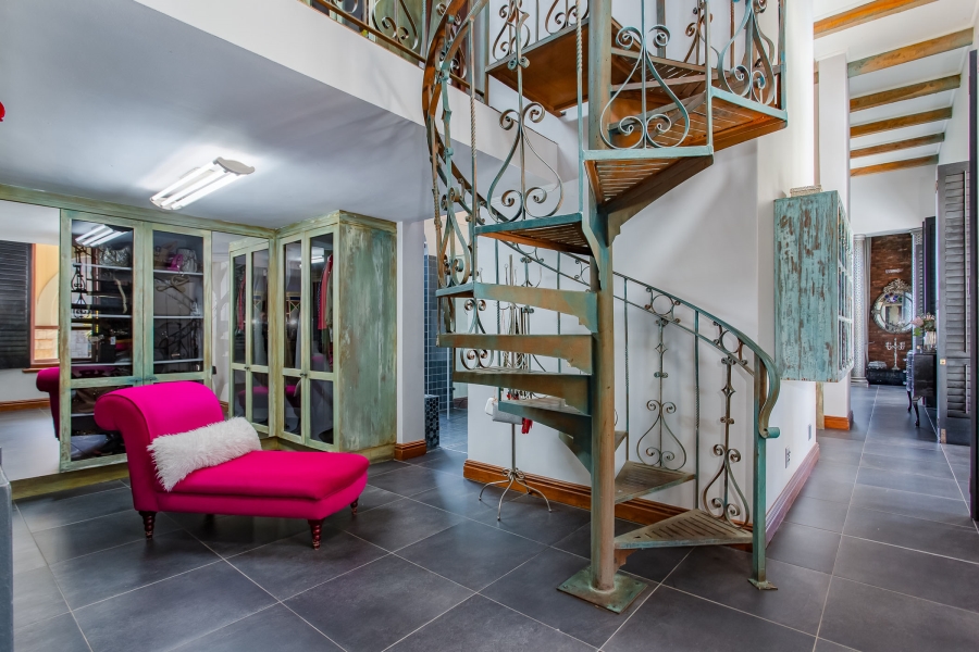 5 Bedroom Property for Sale in Winelands Western Cape